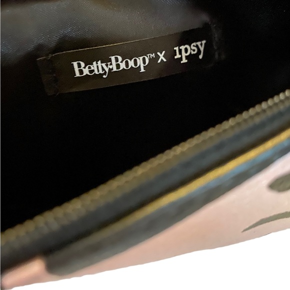 Betty Boop and Ipsy Makeup Bag - Picture 5 of 7